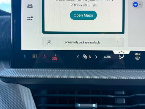 Used 2025 Ford Explorer Active image 29