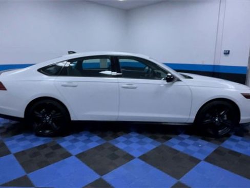 Certified 2023 Honda Accord Sport image 9