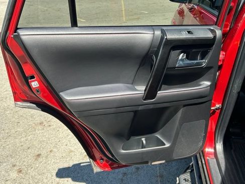 Used 2021 Toyota 4Runner TRD Off-Road Premium w/ Moonroof Package AWD/4WD image 41