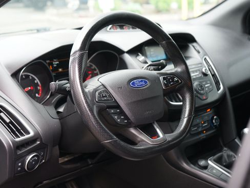 Used 2018 Ford Focus ST FWD image 12