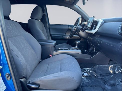 Used 2016 Toyota Tacoma TRD Sport w/ Towing Package image 20