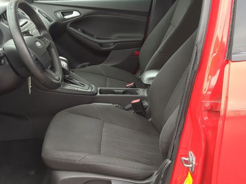 Used 2015 Ford Focus SE w/ Reverse Sensing Package image 18