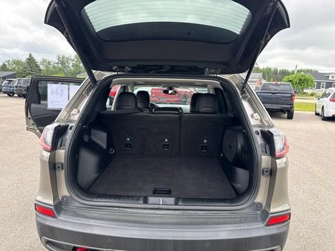 Used 2020 Jeep Cherokee Trailhawk AWD/4WD image 34