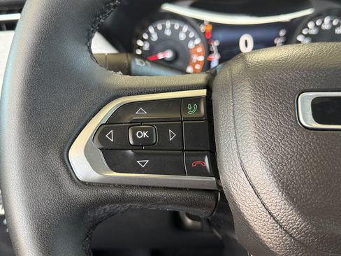 Used 2024 Jeep Compass Latitude AWD/4WD image 17