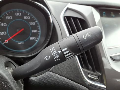 Used 2017 Chevrolet Cruze LT image 32