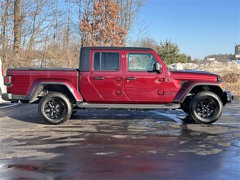 Certified 2022 Jeep Gladiator Sport image 47