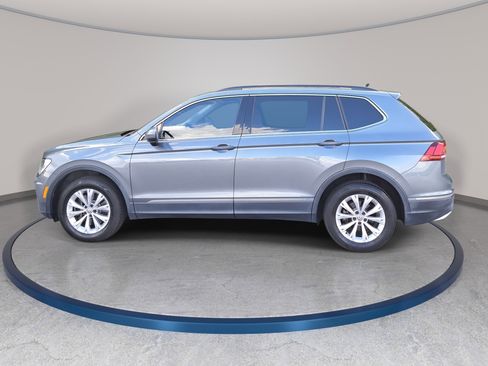 Used 2018 Volkswagen Tiguan SE w/ Panoramic Sunroof Package AWD/4WD image 8