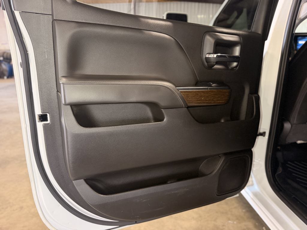 Used 2018 GMC Sierra 3500 Denali w/ Duramax Plus Package AWD/4WD image 19