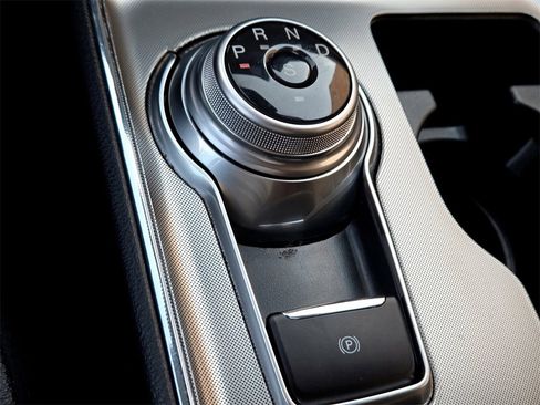 Used 2024 Ford Edge Titanium image 23