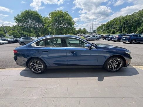 Used 2026 BMW 530i xDrive w/ Premium Package image 5