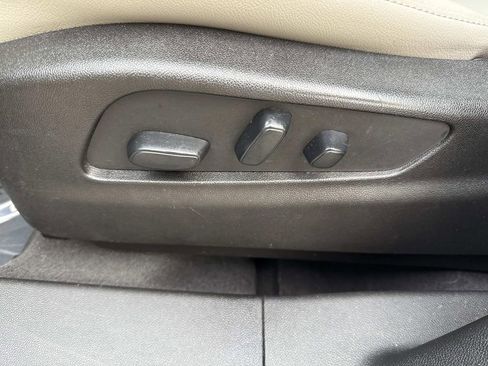 Used 2019 Cadillac XT4 Luxury image 25