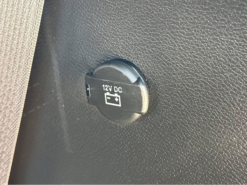 Used 2023 Chrysler Pacifica Pinnacle FWD image 38
