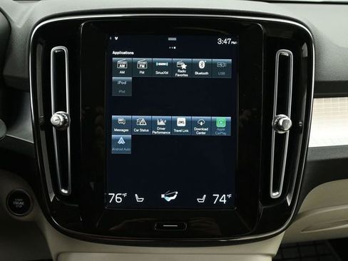 Used 2022 Volvo XC40 T5 Momentum image 32