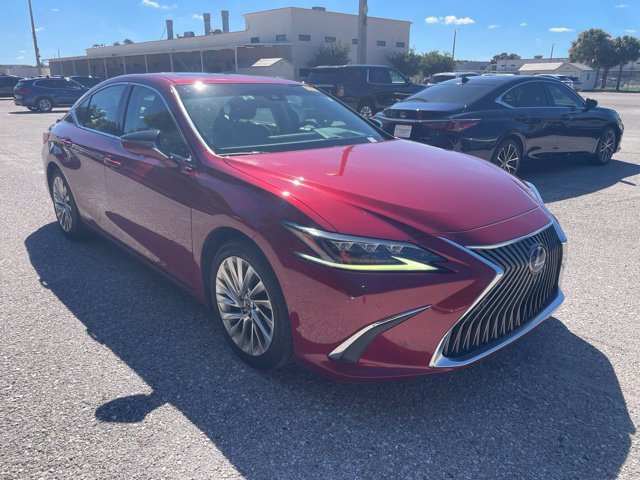 Used 2021 Lexus ES 300h Ultra Luxury w/ Accessory Package 2 FWD image 1