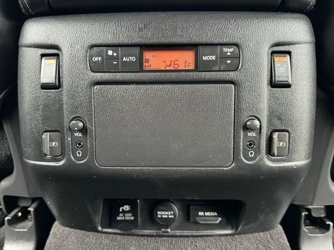 Used 2019 Nissan Armada Platinum w/ Captain's Chairs Package image 47