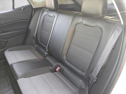 Used 2024 Chevrolet Trax LT w/ Sunroof Package FWD image 19
