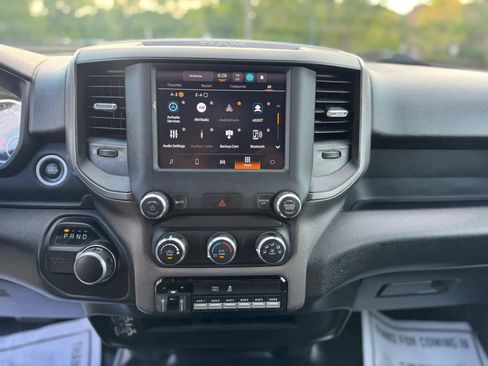 Used 2022 RAM 2500 Tradesman w/ Chrome Appearance Group AWD/4WD image 17