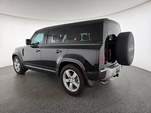 Certified 2024 Land Rover Defender 110 SE AWD/4WD image 24
