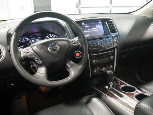 Used 2015 Nissan Pathfinder Platinum w/ Cargo Package image 14