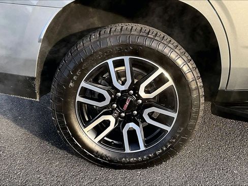 Used 2024 GMC Yukon AT4 image 35
