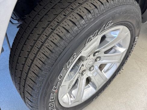 Used 2025 RAM 1500 Big Horn AWD/4WD image 47