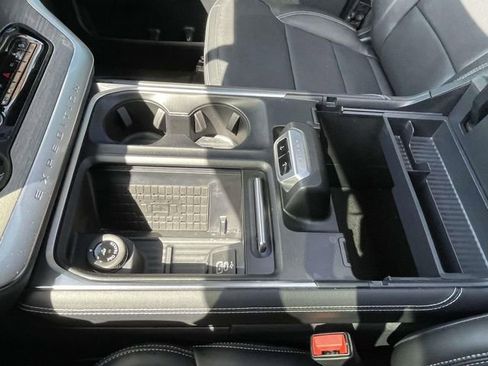 Certified 2025 Ford Expedition Max Platinum w/ Driver's Package AWD/4WD image 35