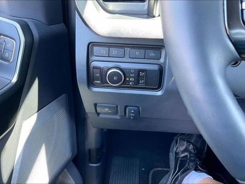 Used 2024 Ford F450 Platinum w/ FX4 Off-Road Package AWD/4WD image 16