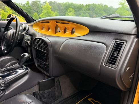Used 2002 Chrysler Prowler RWD image 23