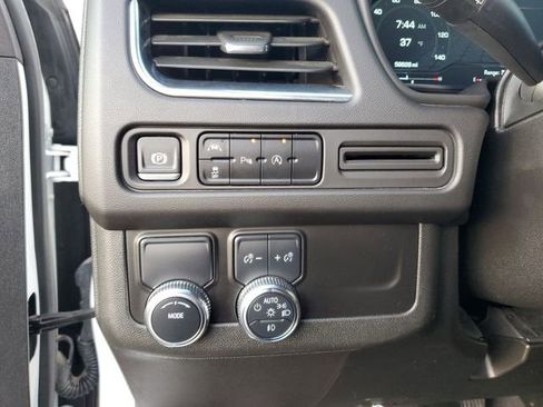 Used 2024 GMC Yukon SLT RWD image 29