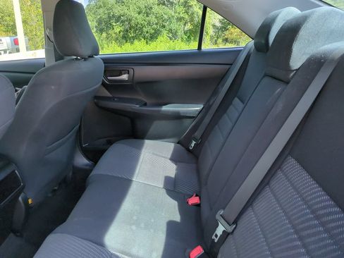 Used 2015 Toyota Camry LE FWD image 18