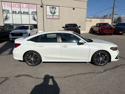 Used 2022 Honda Civic Touring image 8