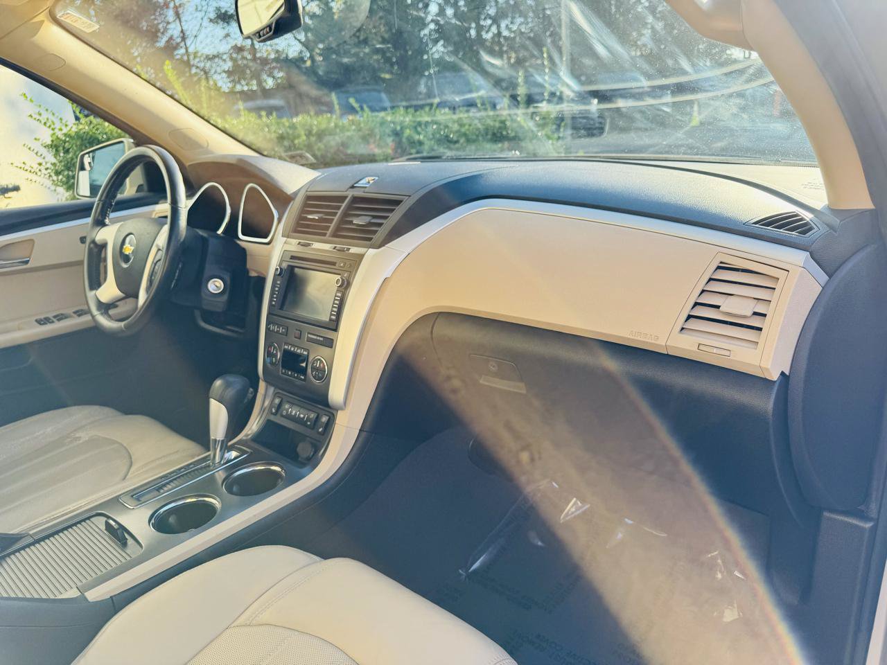 Used 2011 Chevrolet Traverse LTZ AWD/4WD image 26