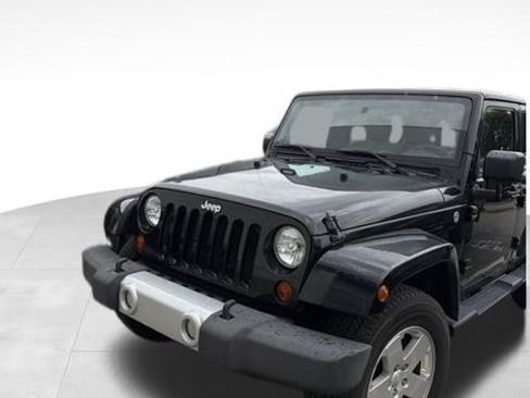 Used 2010 Jeep Wrangler Unlimited Sahara AWD/4WD image 2