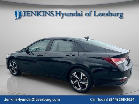 Certified 2023 Hyundai Elantra SEL w/ Convenience Package image 7