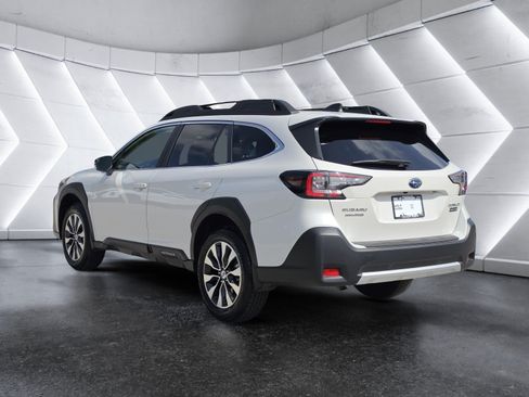 Used 2025 Subaru Outback Limited w/ Popular Package #2 AWD/4WD image 5