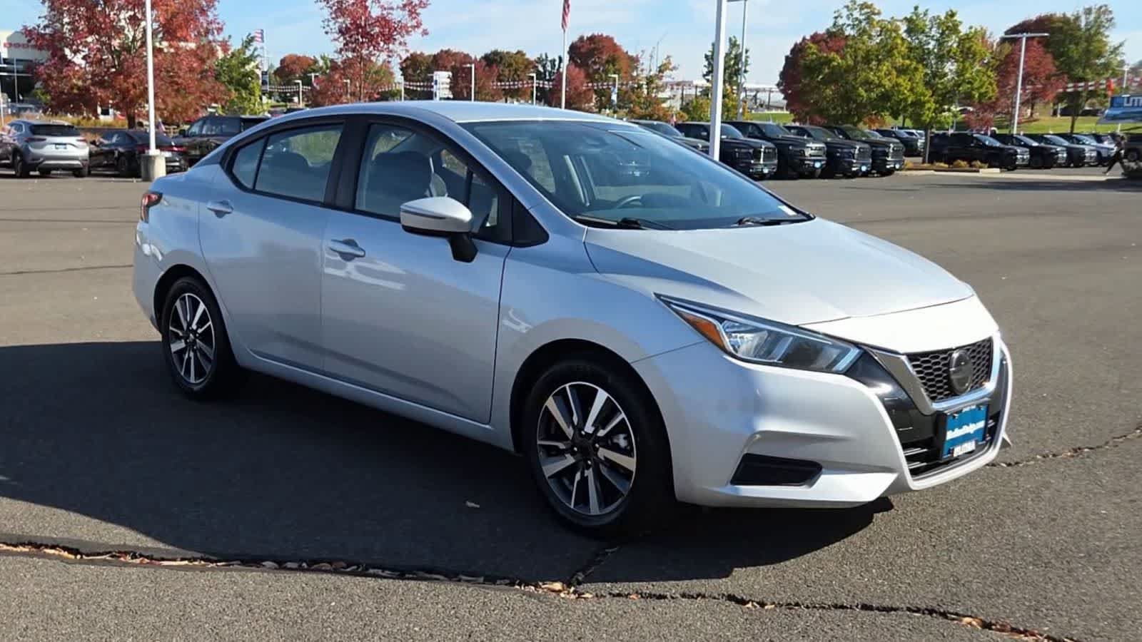 Used 2021 Nissan Versa SV FWD image 2