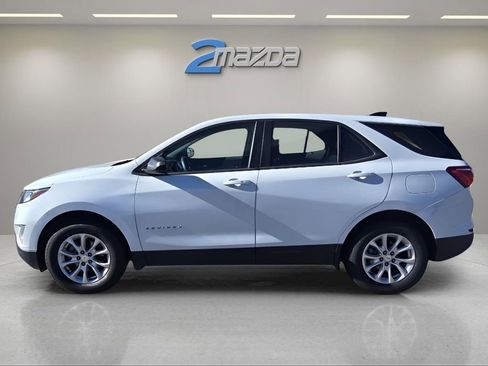 Used 2020 Chevrolet Equinox LS image 2