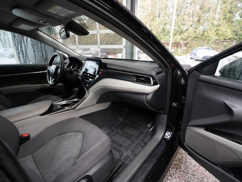 Used 2024 Toyota Camry LE w/ Convenience Package image 25