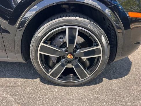 Used 2022 Porsche Cayenne Platinum Edition AWD/4WD image 39
