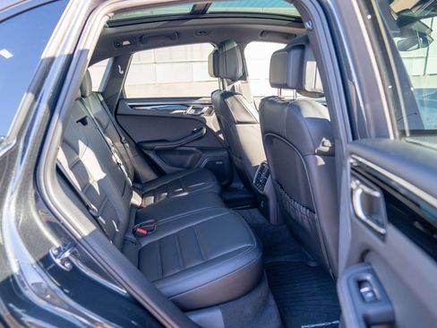 Certified 2026 Porsche Macan AWD/4WD image 24