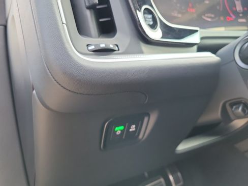 Certified 2025 Porsche Cayenne S AWD/4WD image 29