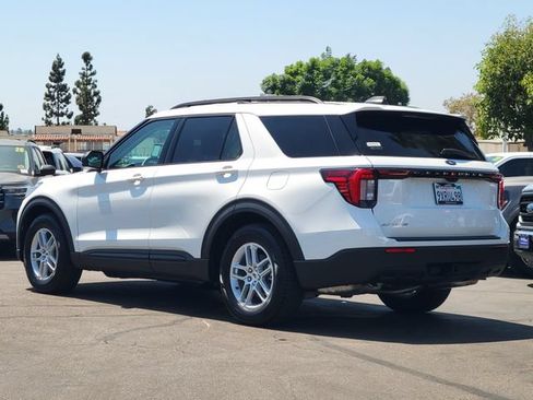 Used 2026 Ford Explorer Active RWD image 2