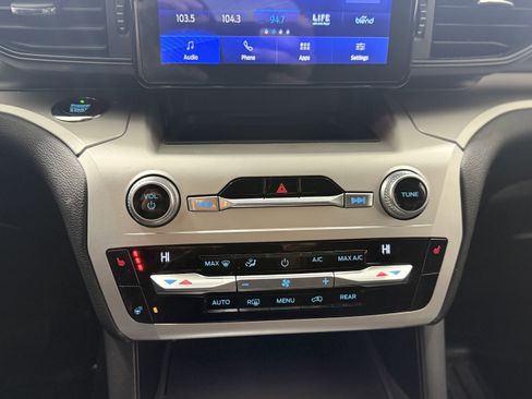 Used 2020 Ford Explorer XLT w/ Comfort Package image 21