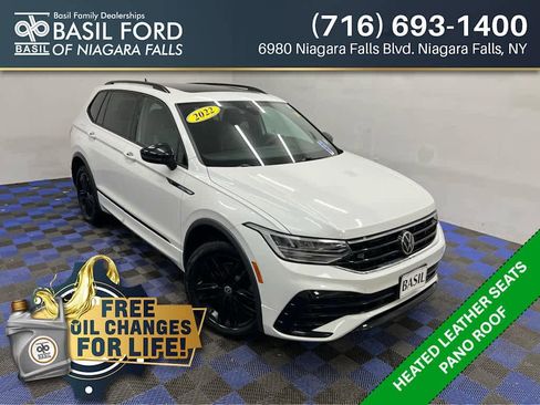 Used 2022 Volkswagen Tiguan SE R-Line image 1