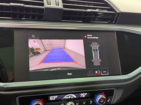 Used 2022 Audi Q3 2.0T Premium w/ Convenience Package image 29