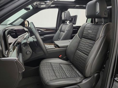 Used 2023 Cadillac Escalade ESV Sport Platinum w/ LPO, ONYX Package image 13