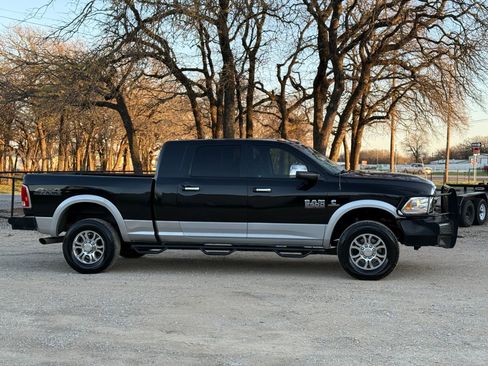 Used 2017 RAM 2500 Laramie AWD/4WD image 2