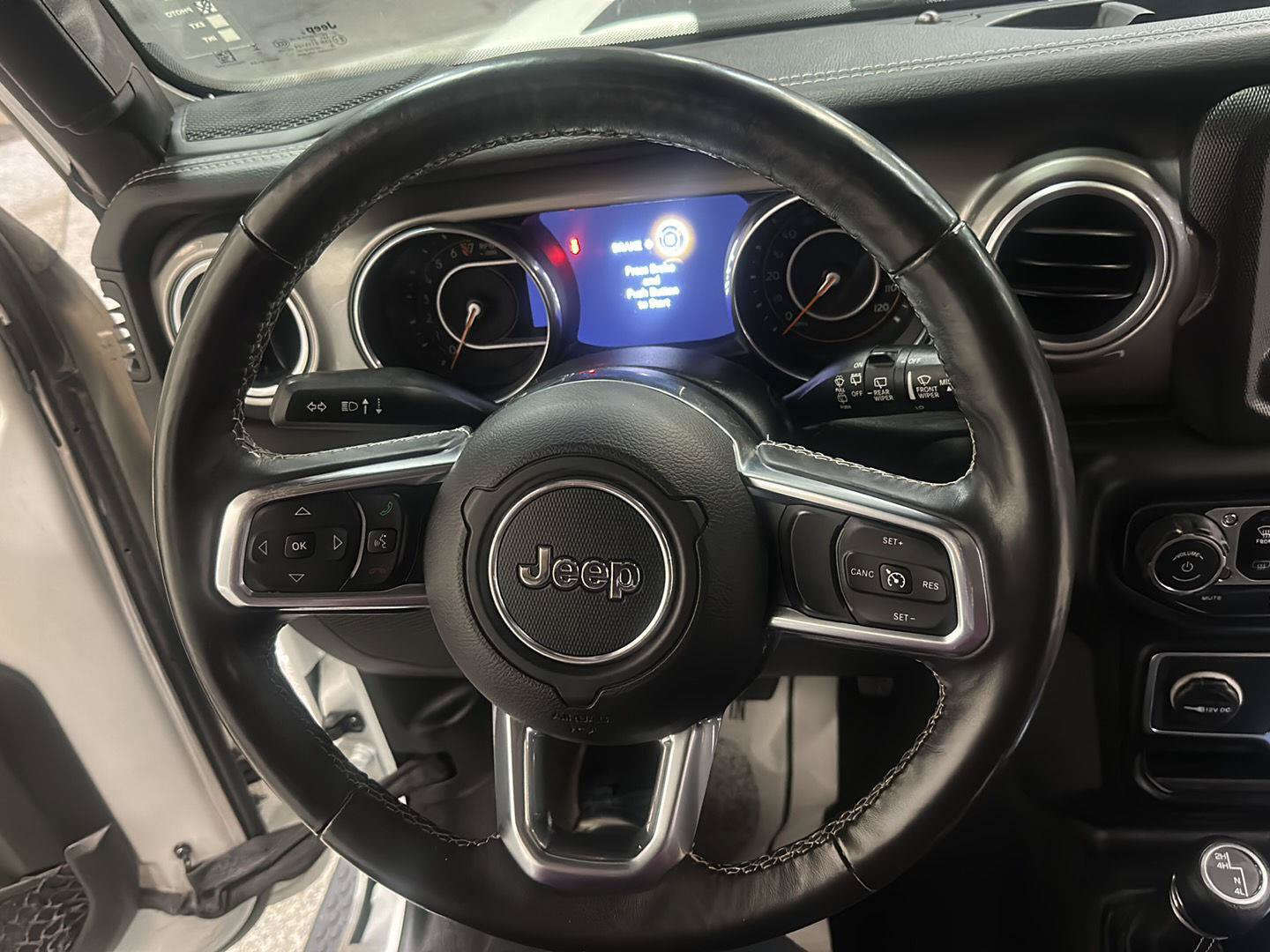 Used 2018 Jeep Wrangler Unlimited Sahara w/ Cold Weather Group AWD/4WD image 18