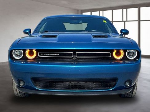 Used 2022 Dodge Challenger SXT w/ Driver Convenience Group RWD image 2