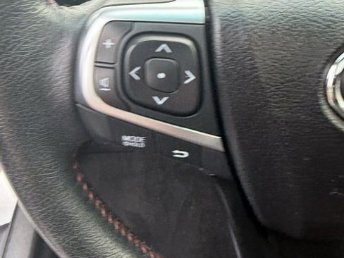 Used 2016 Toyota Camry SE image 18